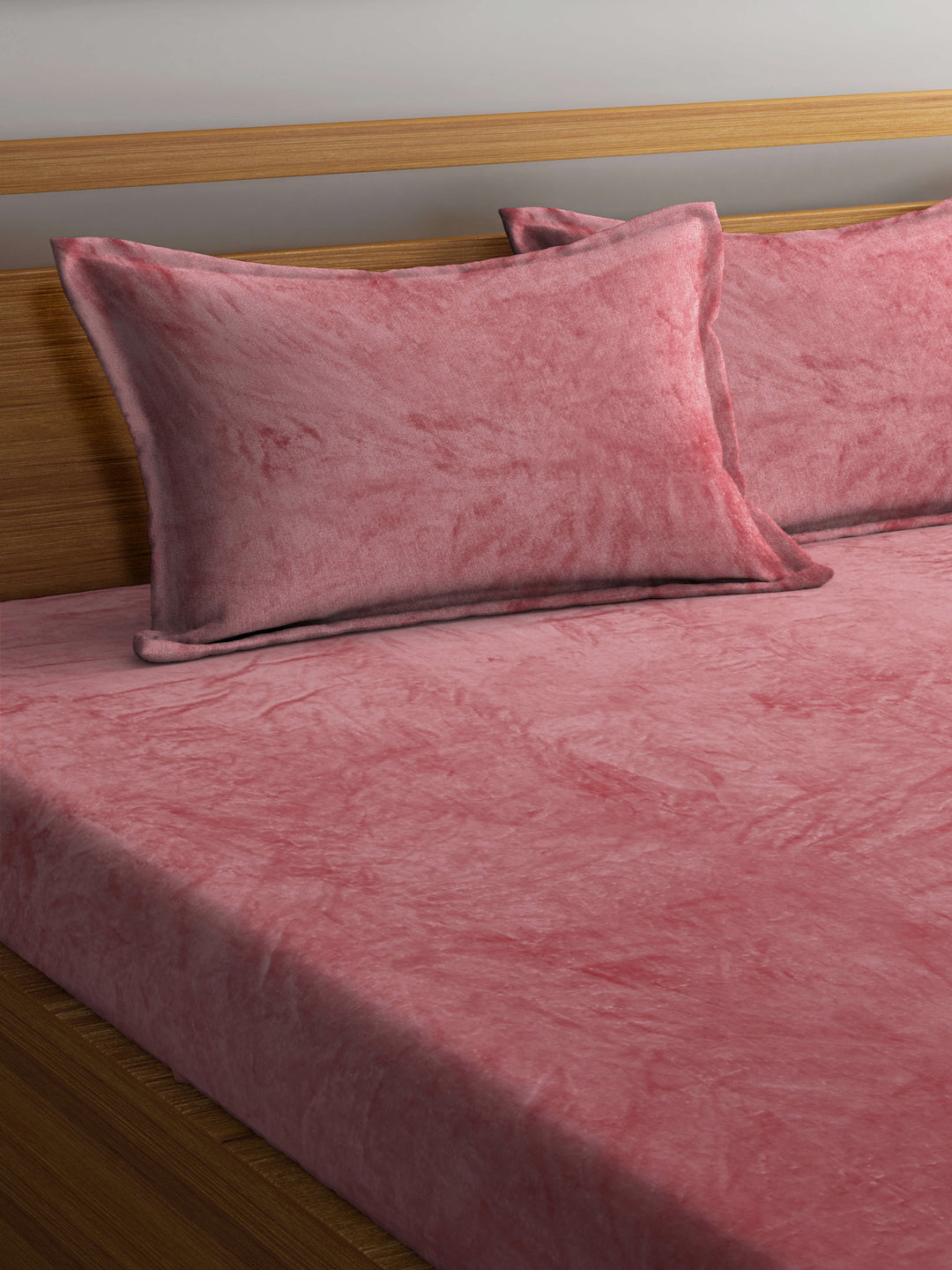 Arrabi Rust Solid King Size Warm Woolen Fitted Bedsheet with 2 Pillow Covers