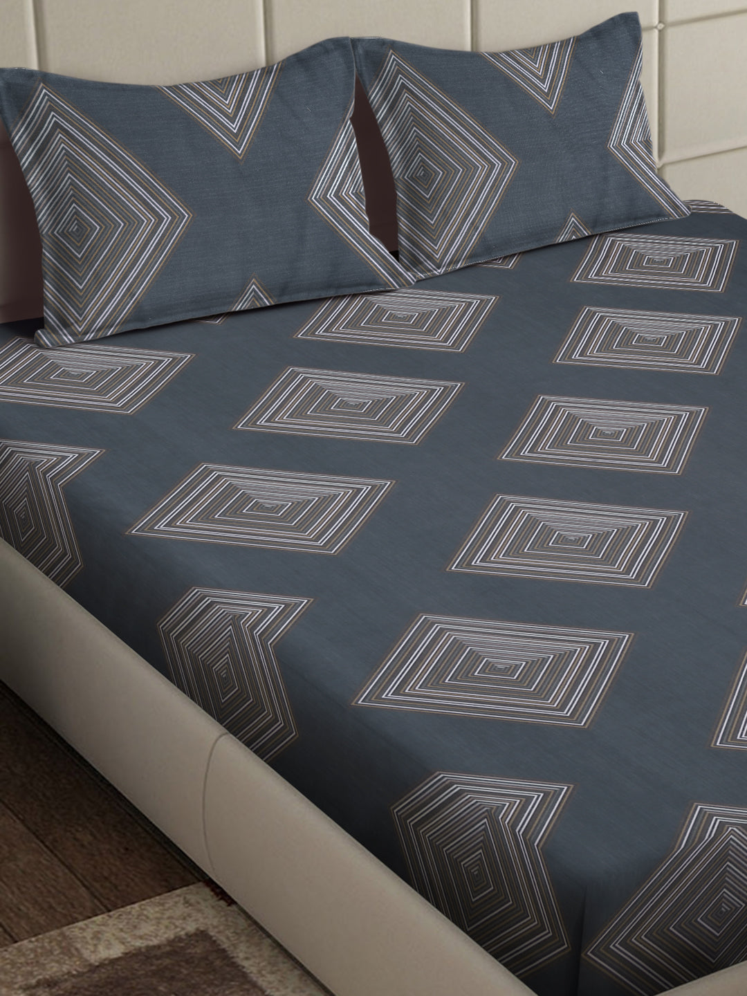 Arrabi Grey Geometric TC Cotton Blend King Size Bedsheet with 2 Pillow Covers (250 x 215 cm)