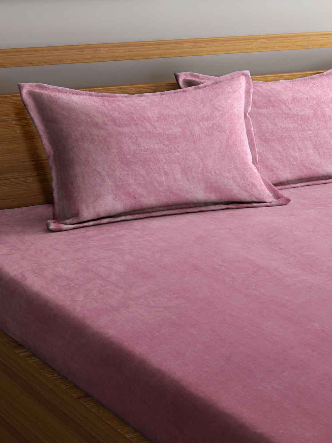 Arrabi Pink Solid King Size Warm Woolen Fitted Bedsheet with 2 Pillow Covers