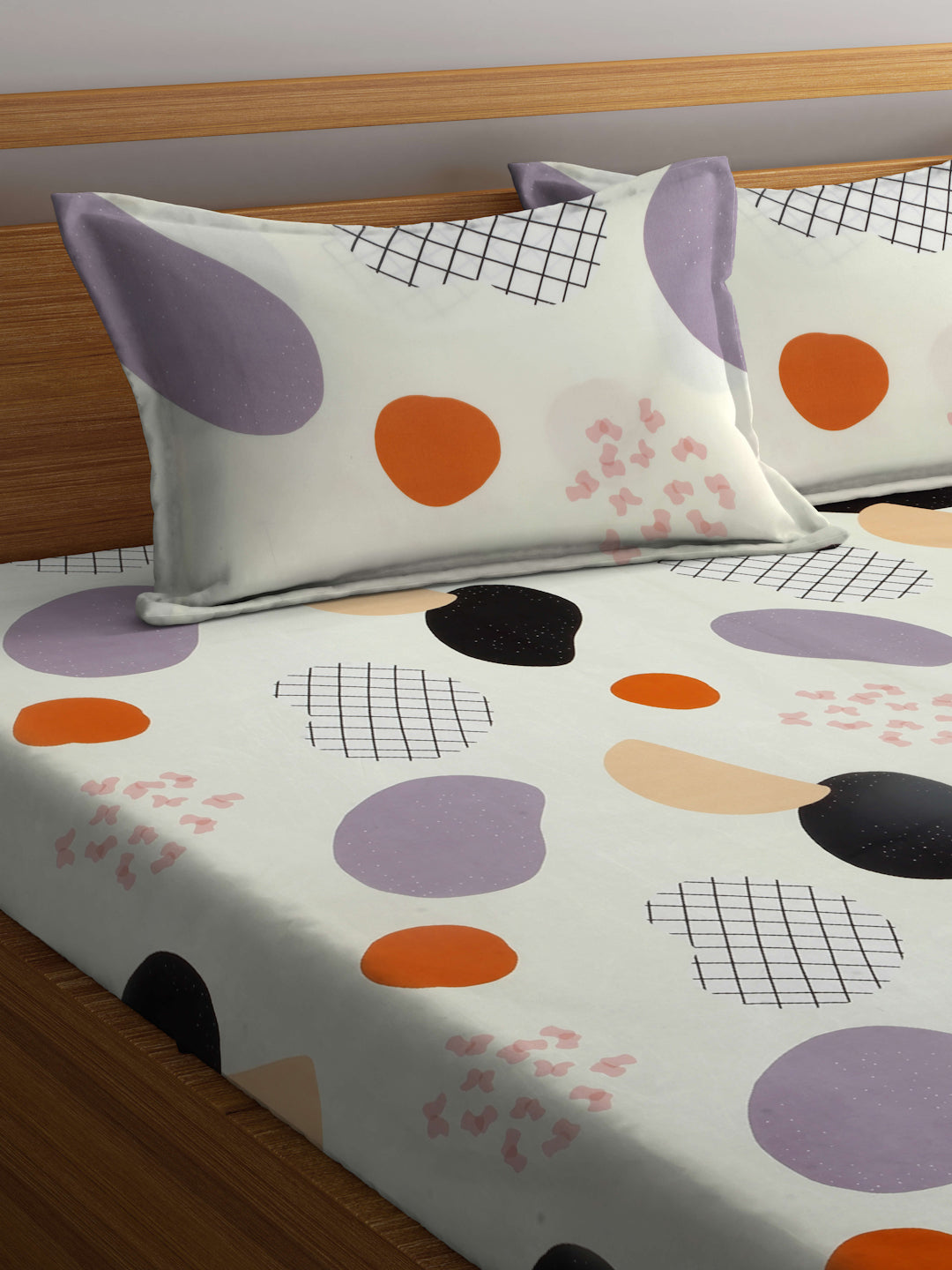 Arrabi Cream Graphic TC Cotton Blend King Size Bedsheet with 2 Pillow Covers (250 X 215 cm)
