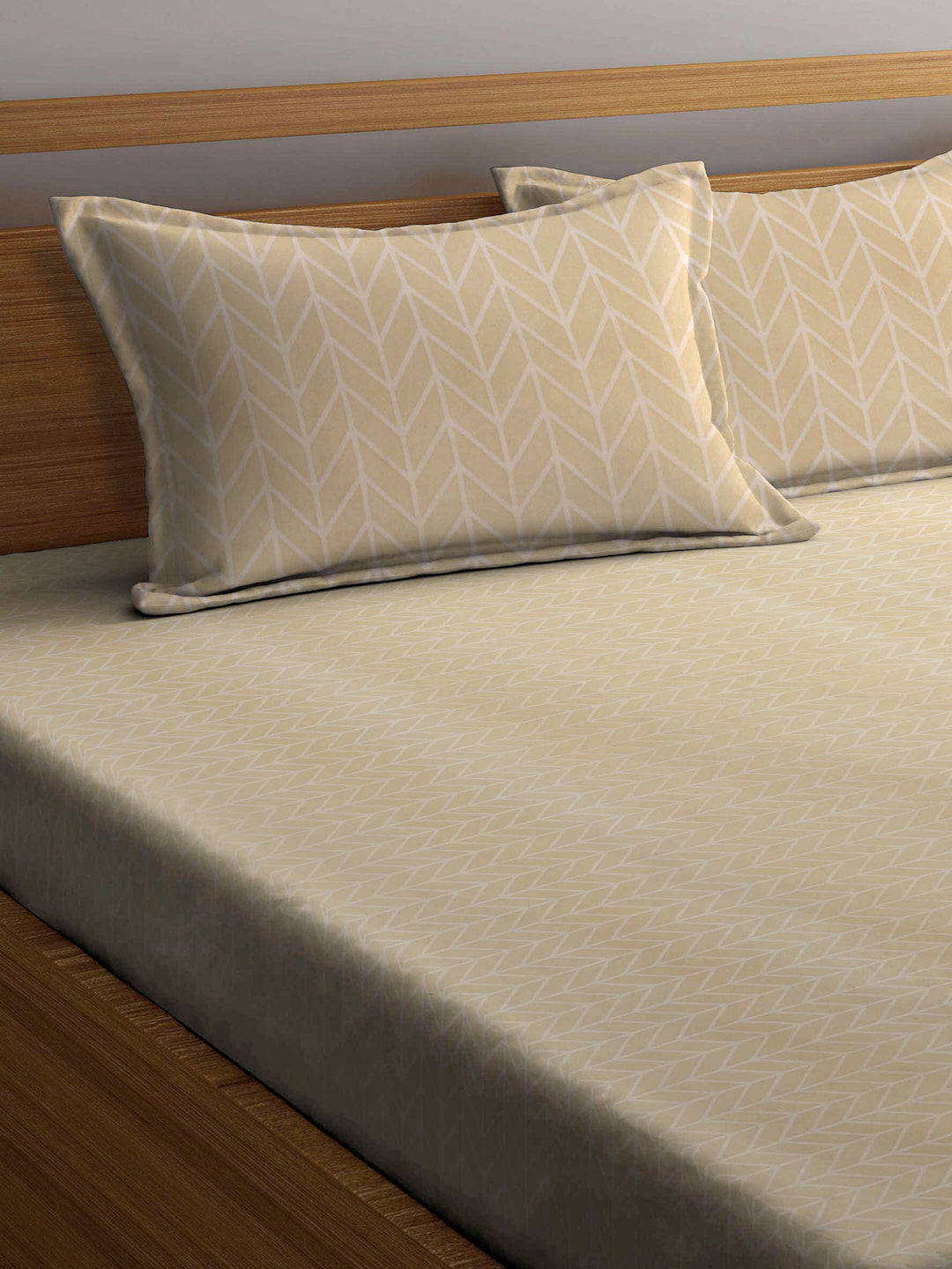 Arrabi Beige Graphic TC Cotton Blend King Size Bookfold Bedsheet with 2 Pillow Covers (250 X 215 cm)