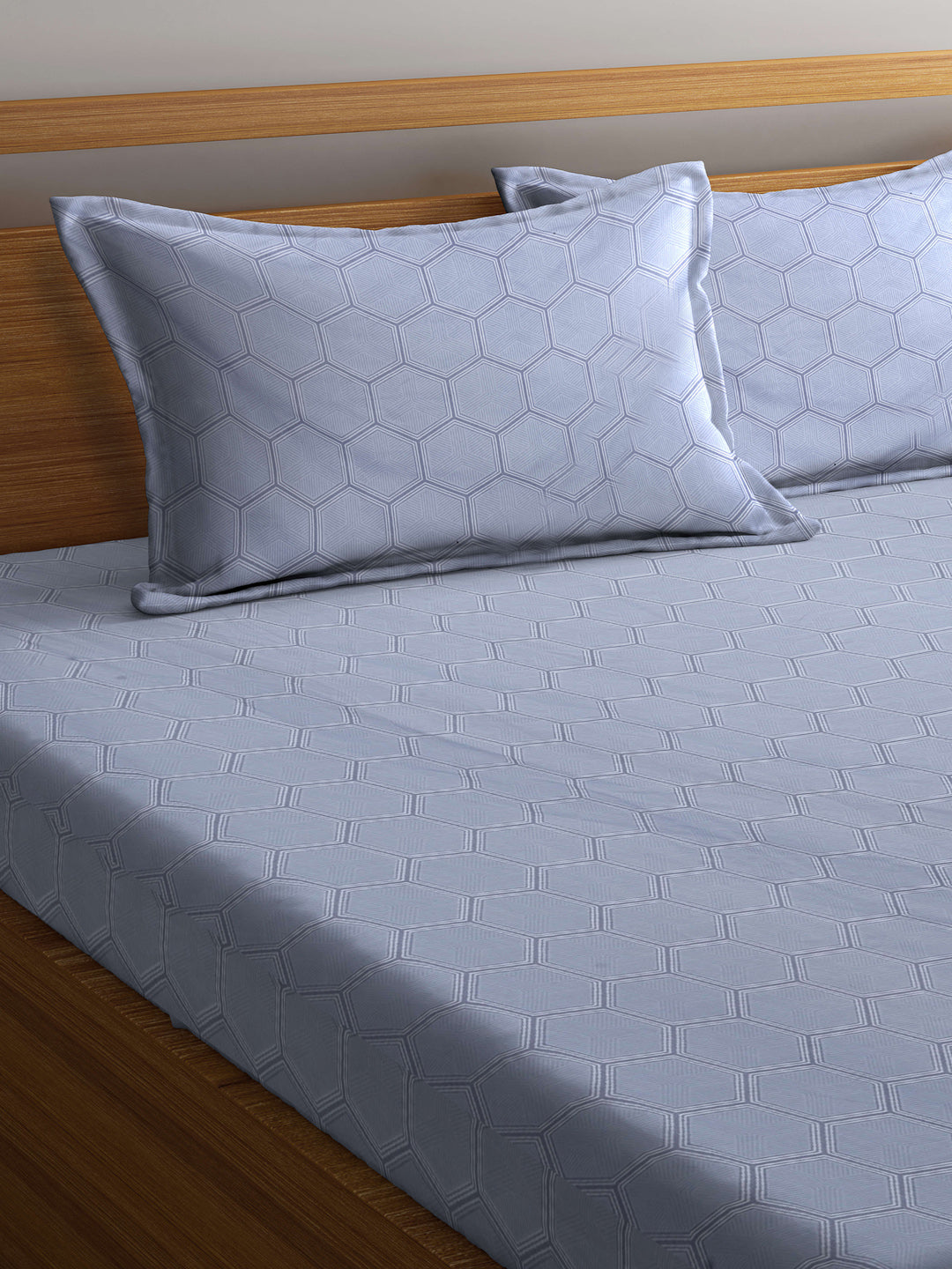 Arrabi Grey Geometric TC Cotton Blend King Size Bookfold Bedsheet with 2 Pillow Covers (250 X 215 cm)