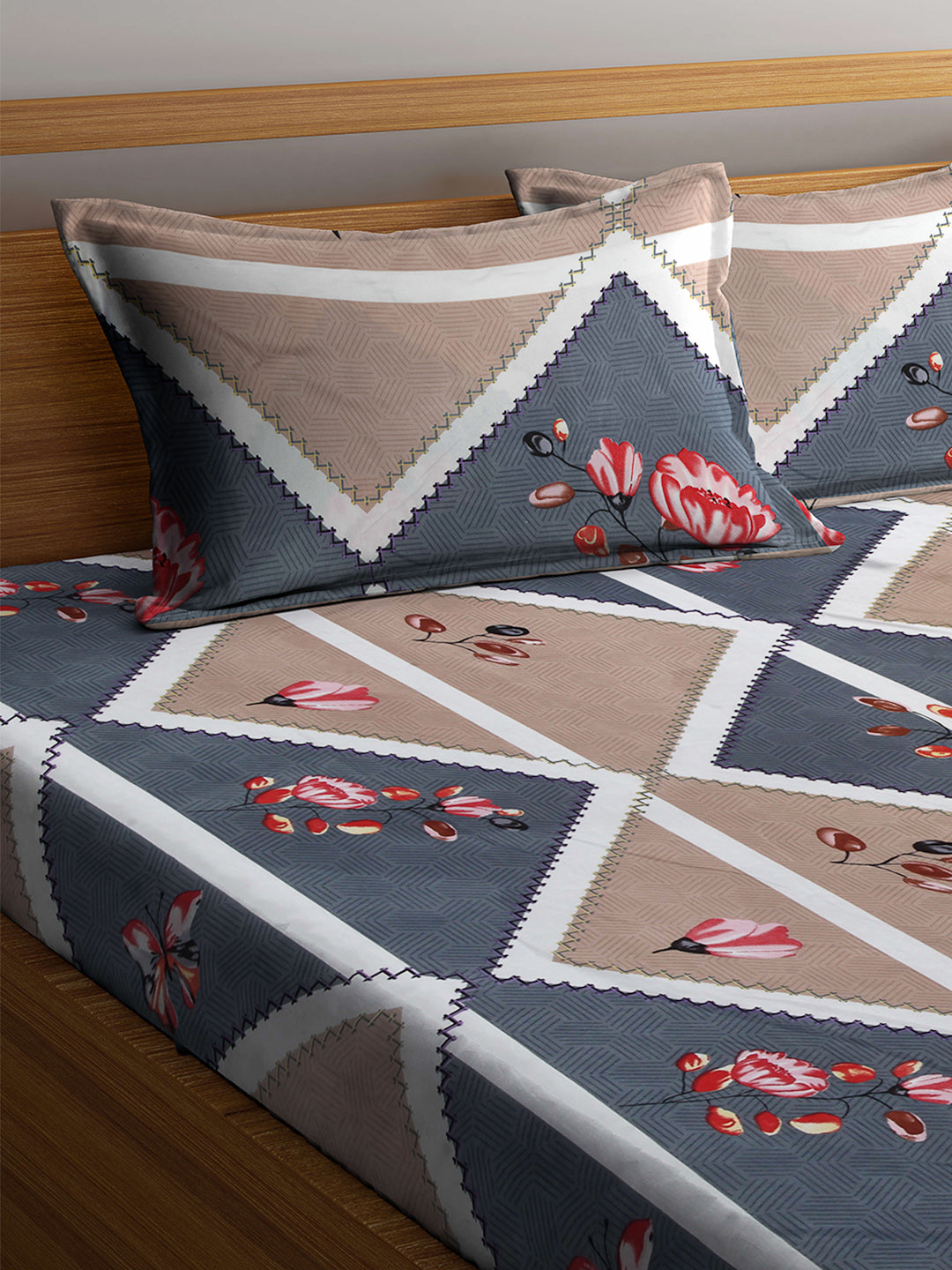 Arrabi Brown Floral TC Cotton Blend King Size Bookfold Bedsheet with 2 Pillow Covers (250 X 220 cm)