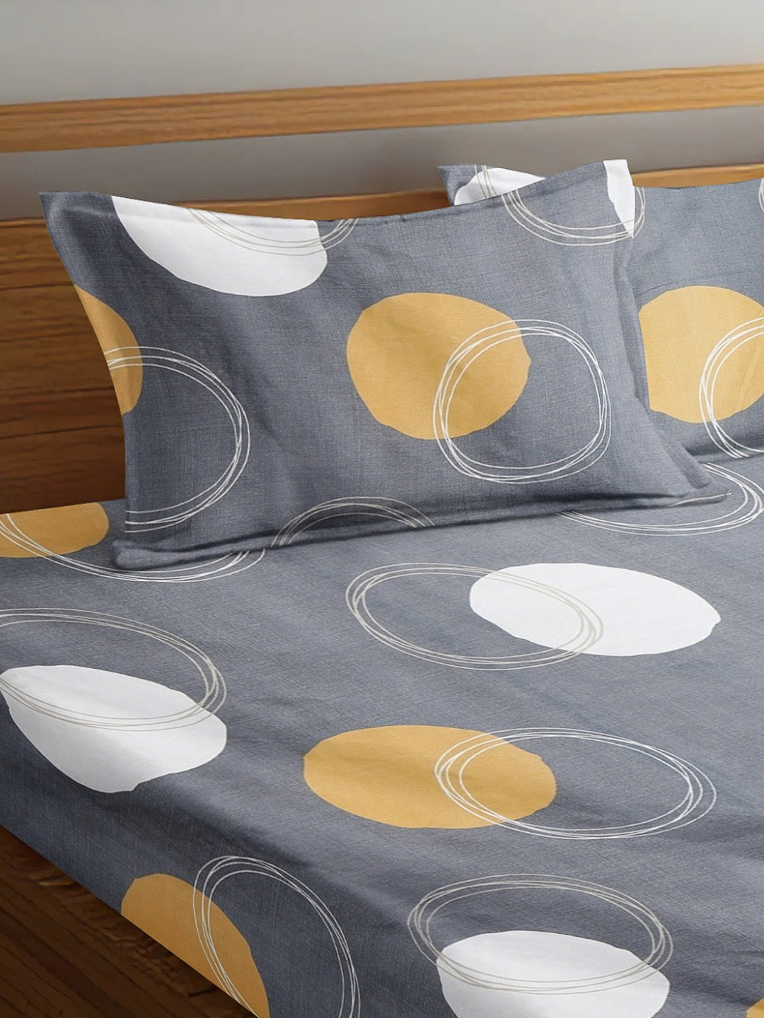 Arrabi Grey Geometric TC Cotton Blend King Size Bedsheet with 2 Pillow Covers (250 x 215 cm)
