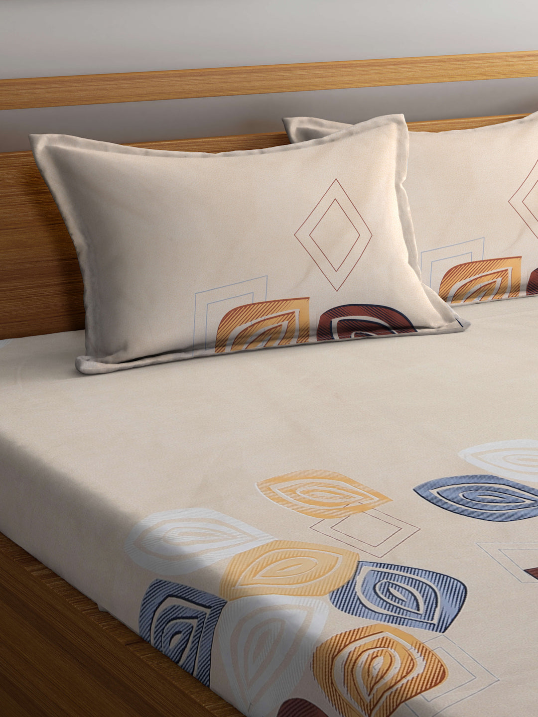 Arrabi Cream Leaf TC Cotton Blend King Size Bedsheet with 2 Pillow Covers (250 X 215 cm)