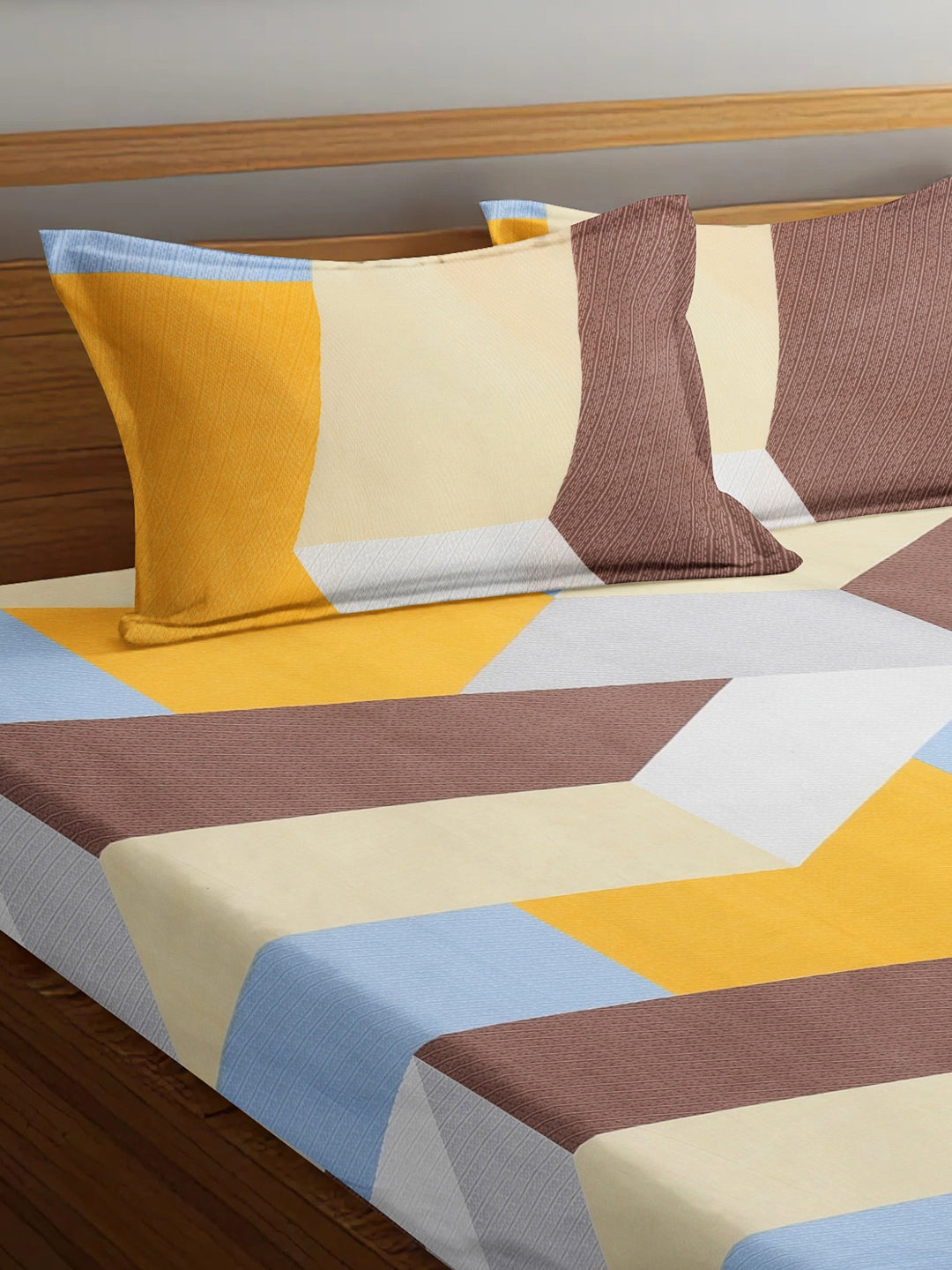 Arrabi Multi Geometric TC Cotton Blend King Size Bedsheet with 2 Pillow Covers (250 x 215 cm)