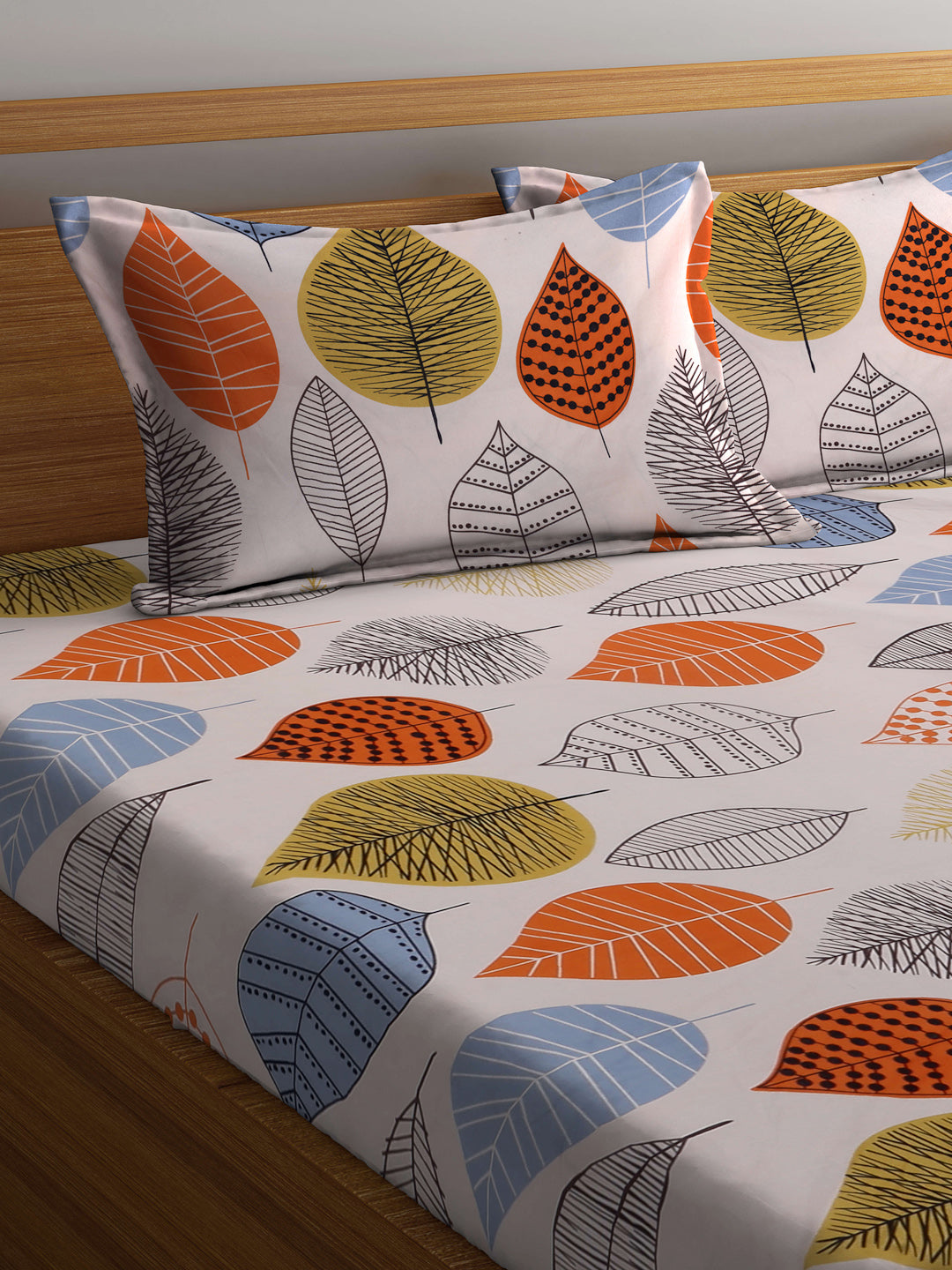 Arrabi Peach Leaf TC Cotton Blend King Size Bookfold Bedsheet with 2 Pillow Covers (250 X 215 cm)