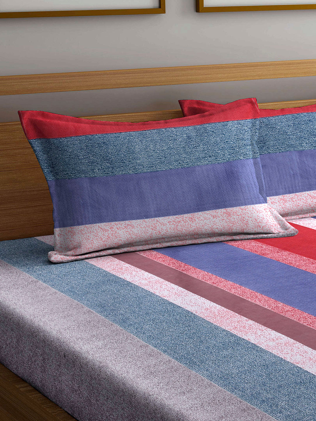 Arrabi Multi Geometric TC Cotton Blend Super King Size Fitted Bedsheet with 2 Pillow Covers (270 X 260 Cm)