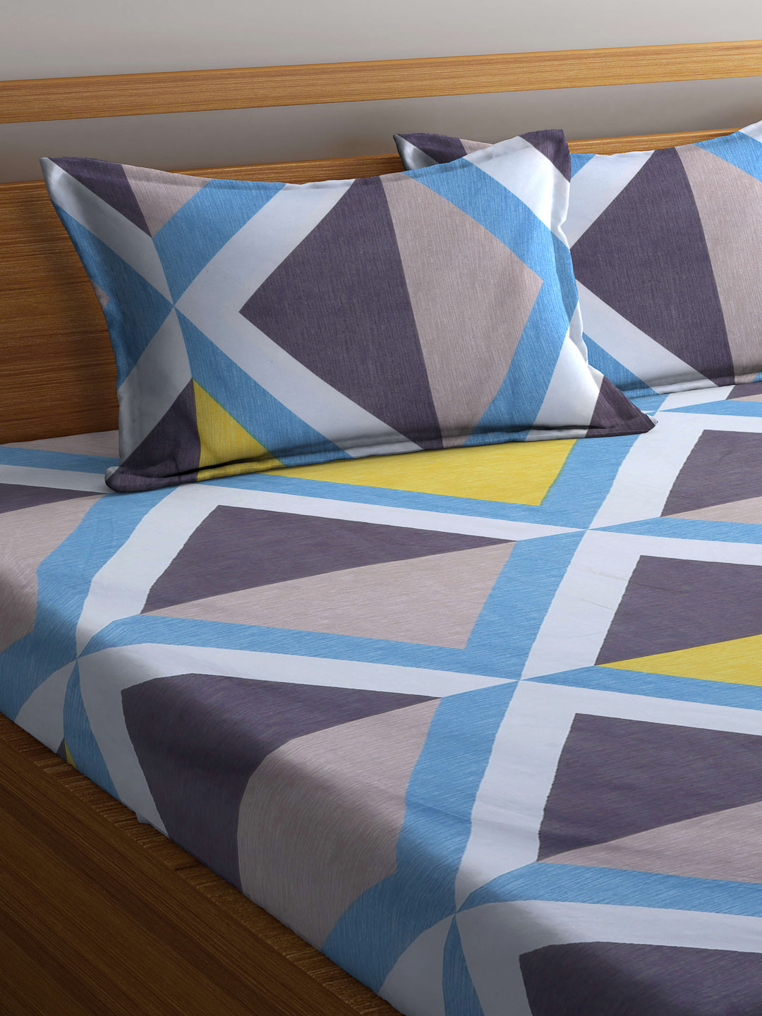 Arrabi Multi Geometric TC Cotton Blend King Size Bookfold Bedsheet with 2 Pillow Covers (250 X 215 cm)