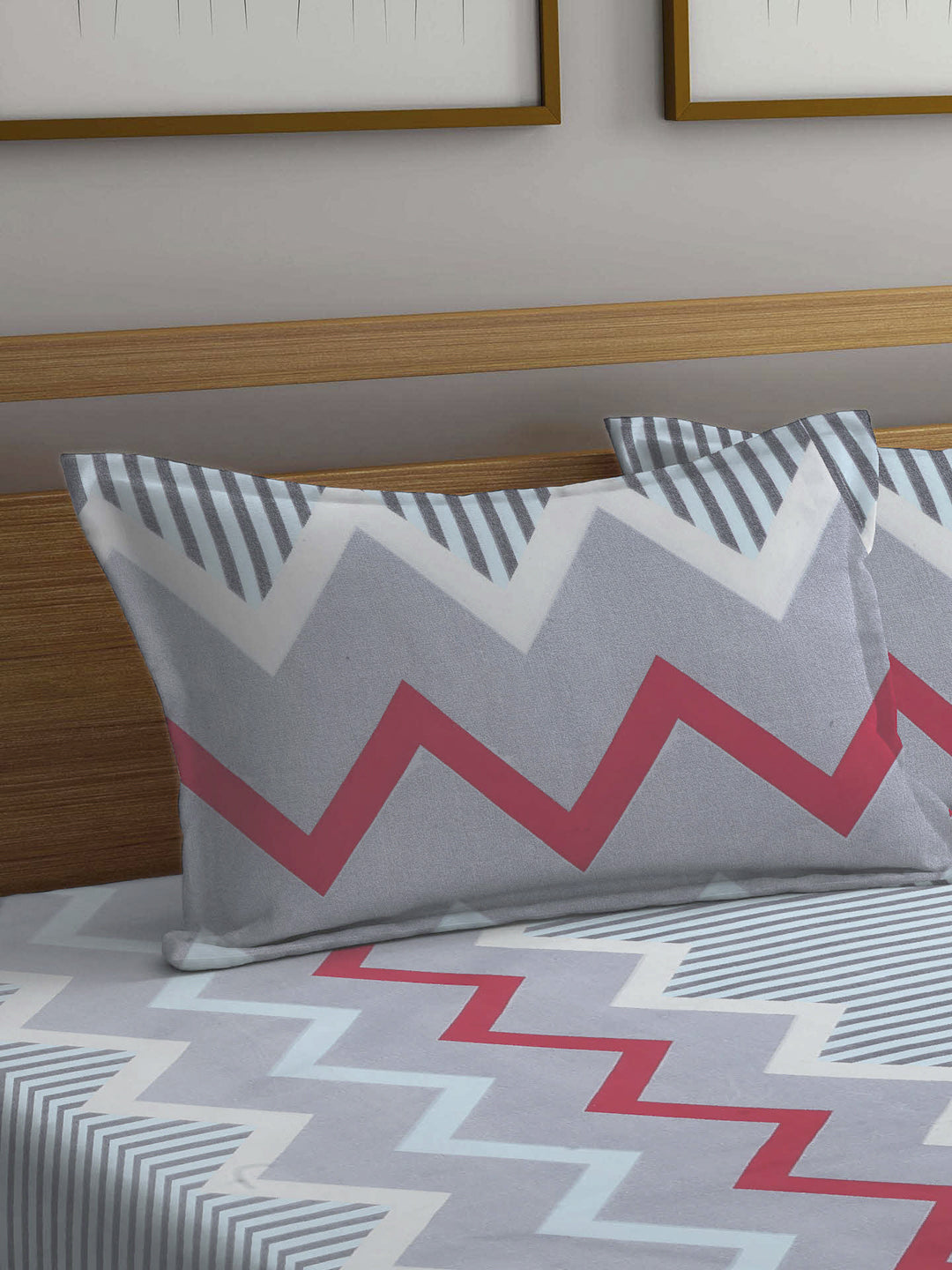 Arrabi Grey Geometric TC Cotton Blend King Size Bedsheet with 2 Pillow Covers (250 X 215 cm)