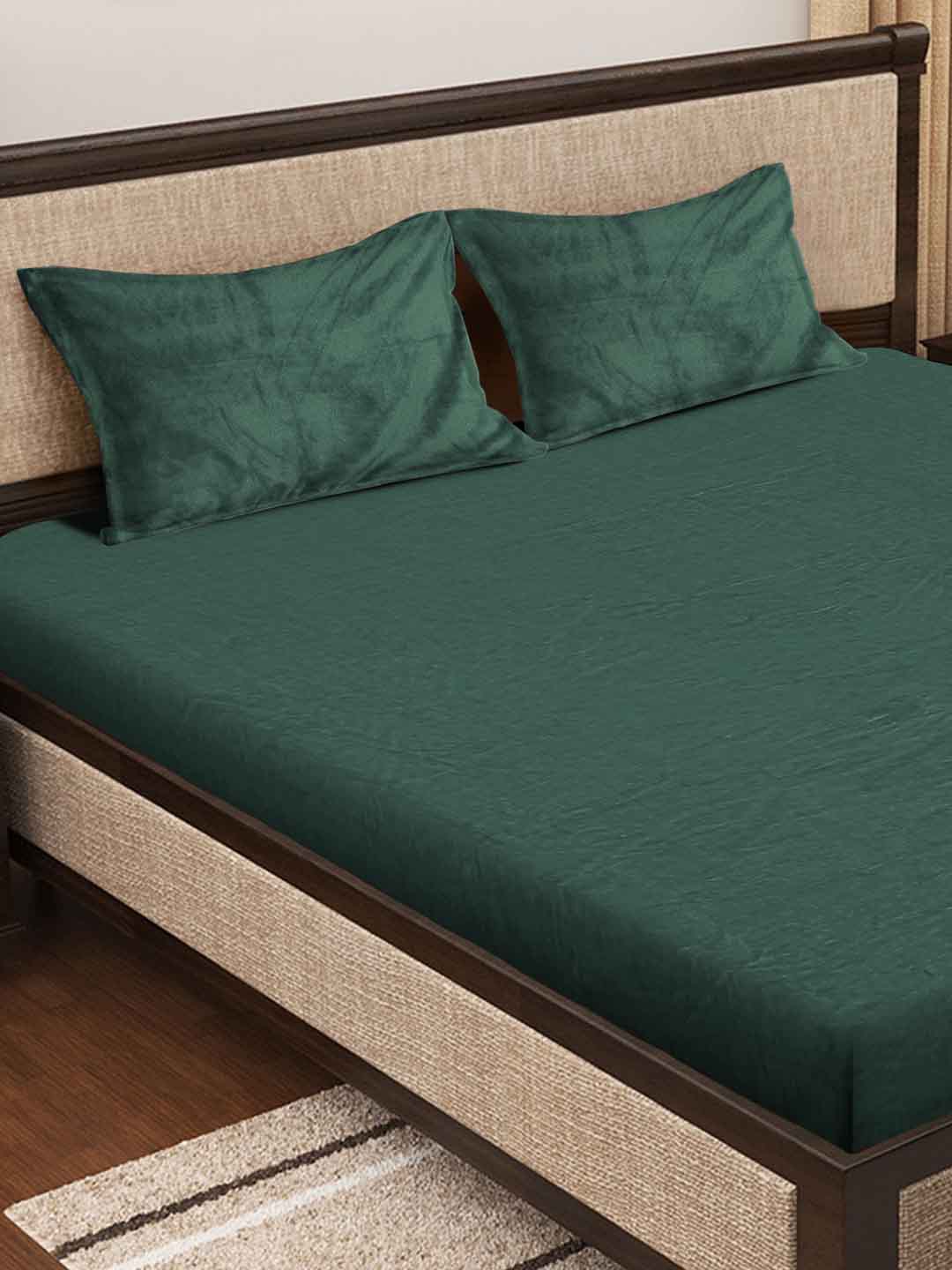 Arrabi Green Solid King Size Warm Woolen Fitted Bedsheet with 2 Pillow Covers