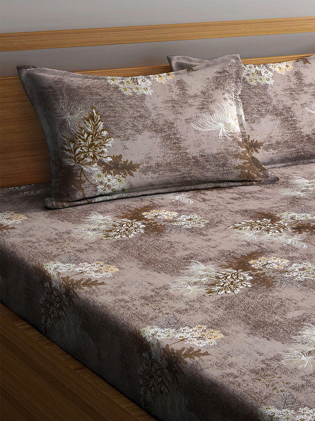 Arrabi Brown Floral TC Cotton Blend King Size Bedsheet with 2 Pillow Cover (250 x 225 cm)