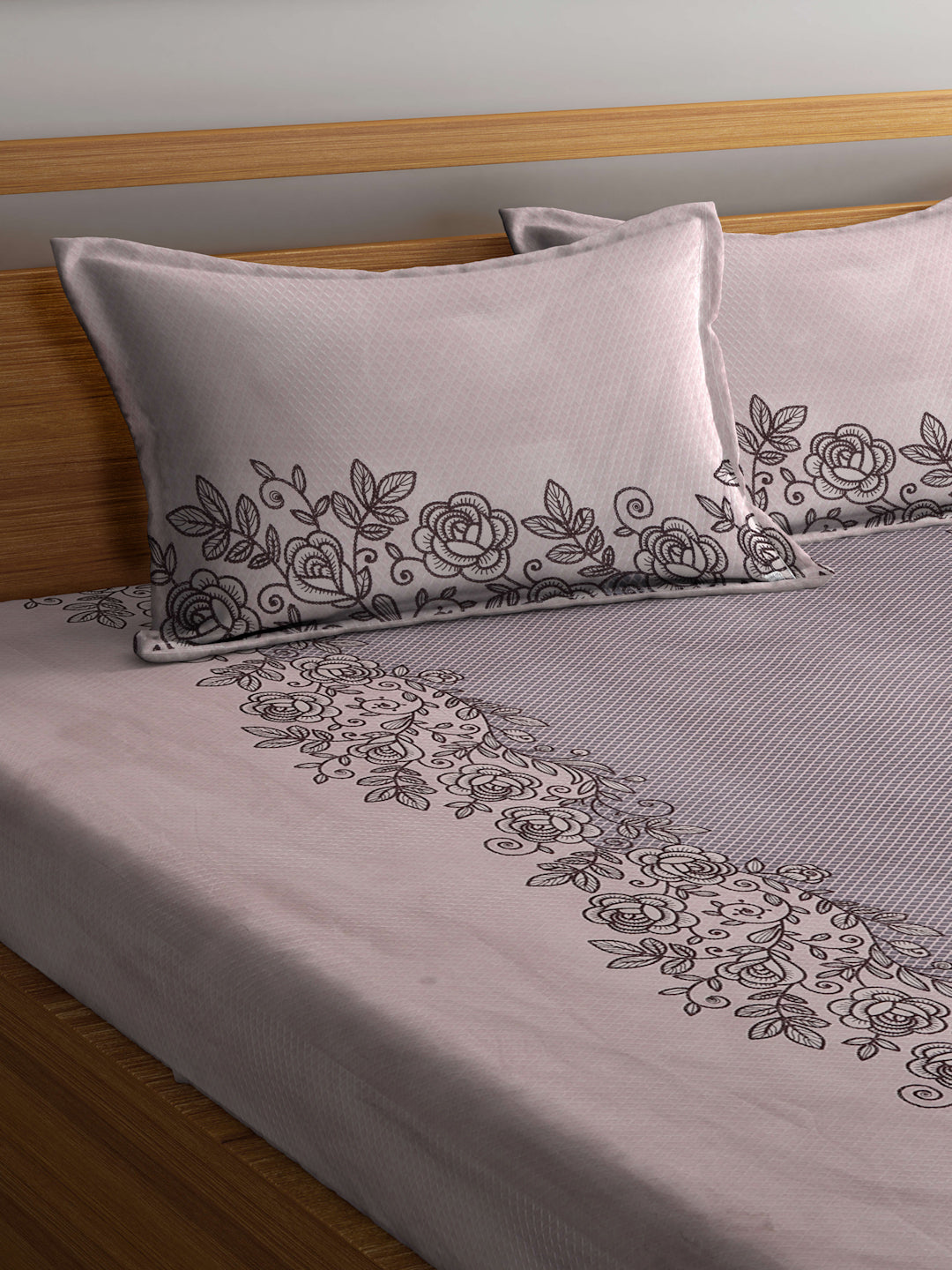 Arrabi Brown Floral TC Cotton Blend King Size Bedsheet with 2 Pillow Covers (250 X 215 cm)