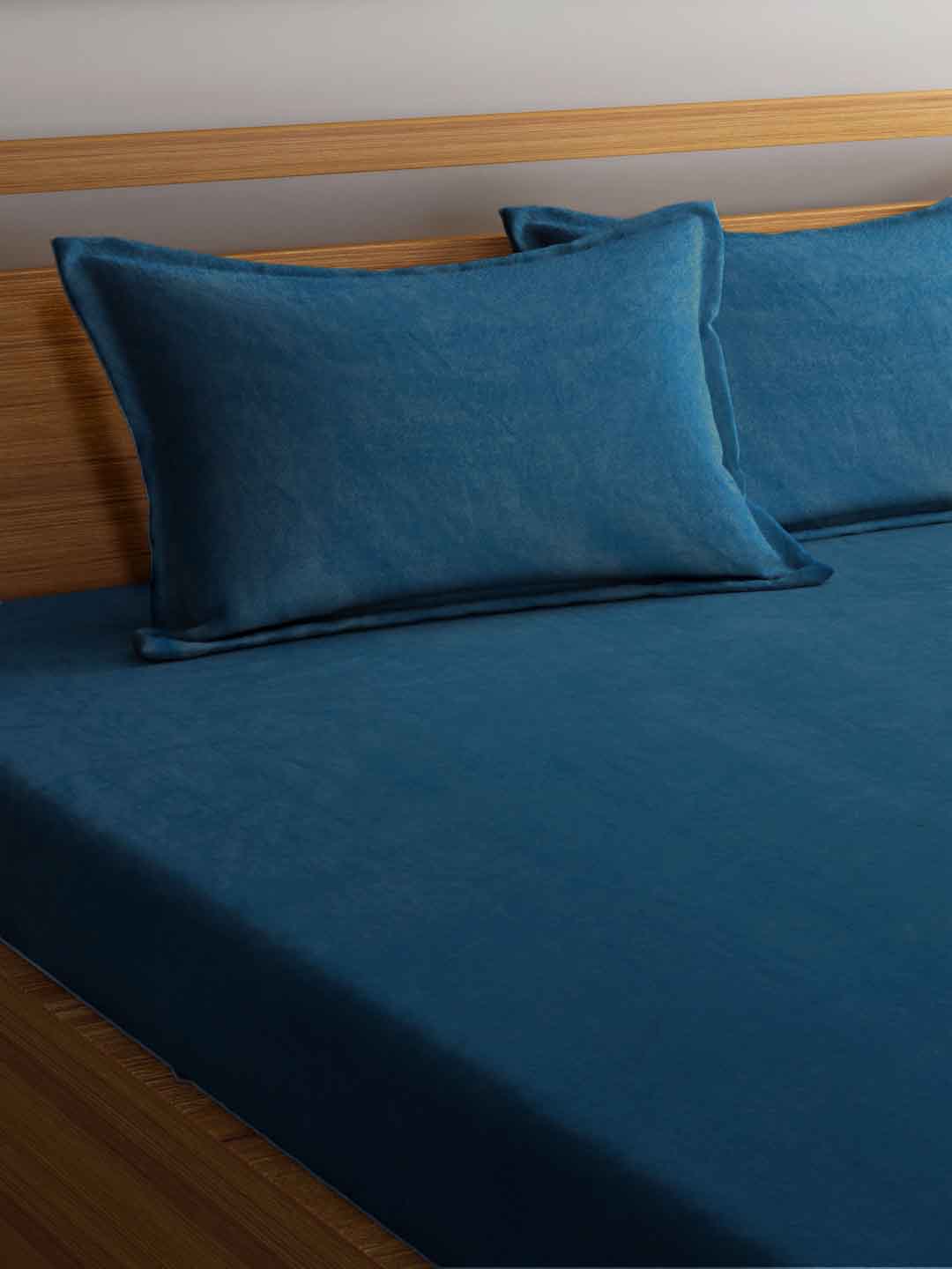 Arrabi Blue Solid King Size Warm Woolen Fitted Bedsheet with 2 Pillow Covers