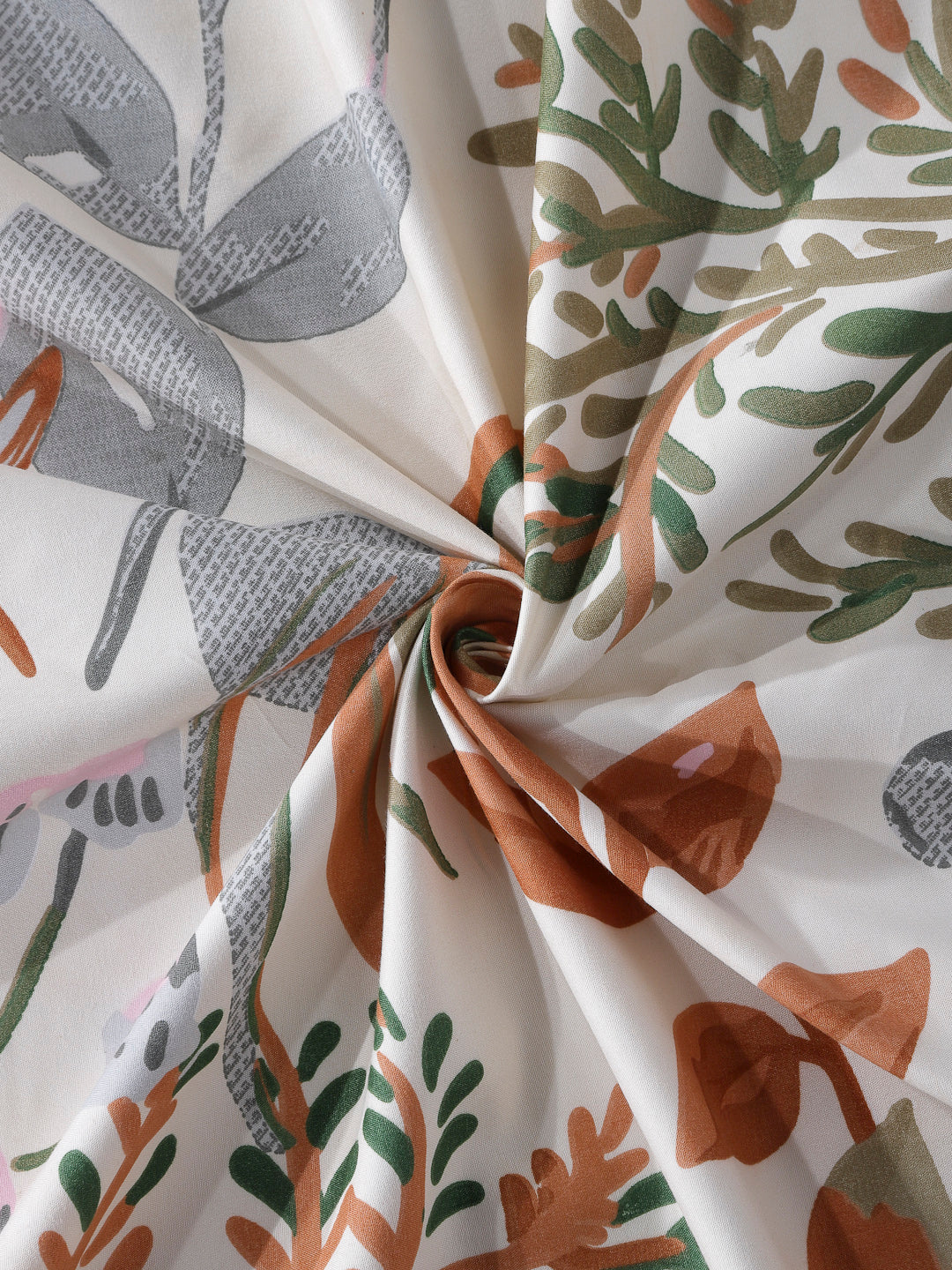 Arrabi Multi Leaf TC Cotton Blend King Size Bookfold Bedsheet with 2 Pillow Covers (250 X 220 cm)