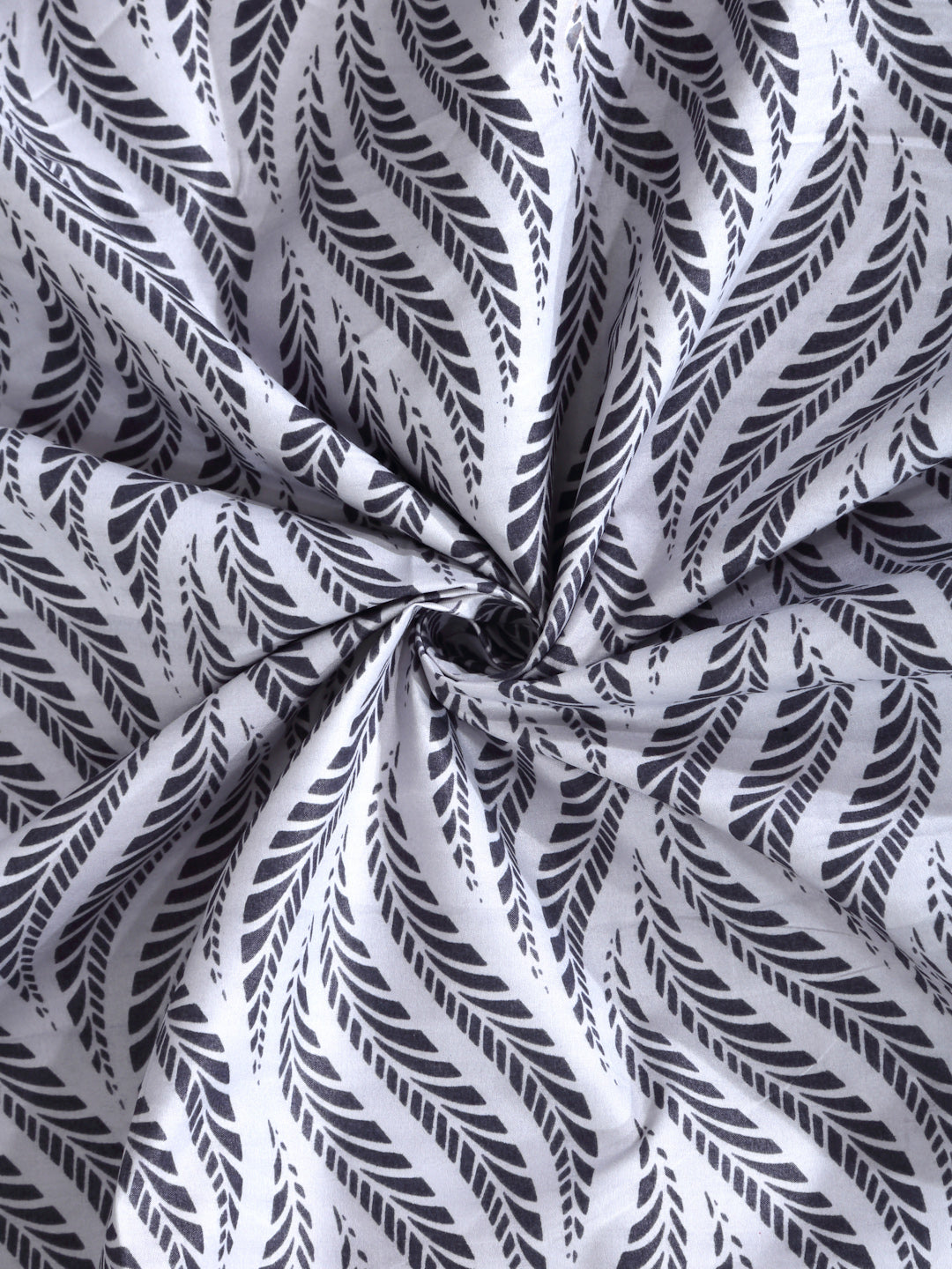 Arrabi Grey Geometric TC Cotton Blend Single Size Fitted Bedsheet with 1 Pillow Cover (215 X 150 cm)