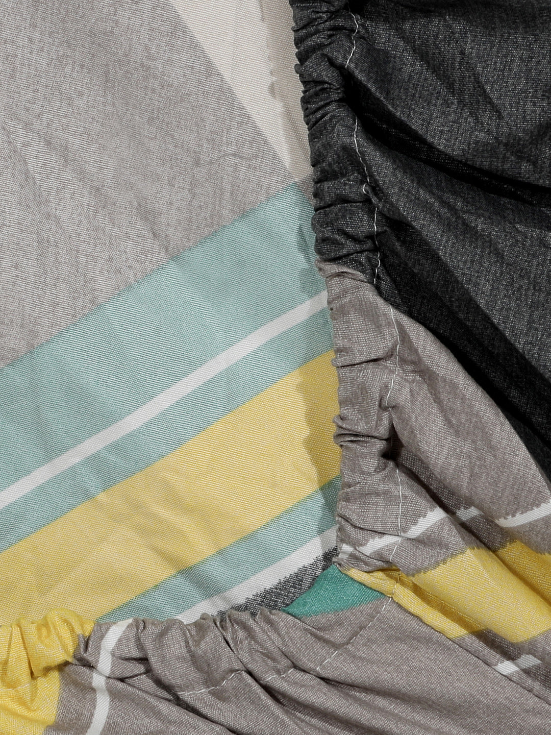Arrabi Multi Geometric TC Cotton Blend Single Size Fitted Bedsheet with 1 Pillow Cover (215 x 150 cm)