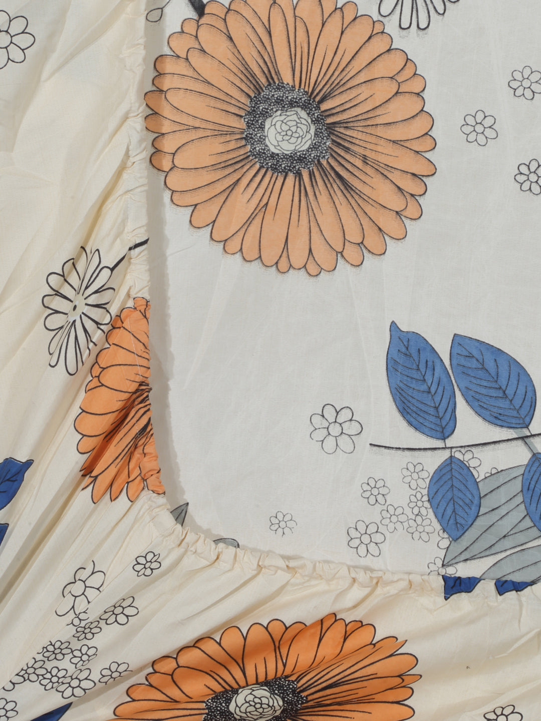 Arrabi Cream Floral TC Cotton Blend King Size Fitted Bedsheet with 2 Pillow Covers (250 X 215 Cm )