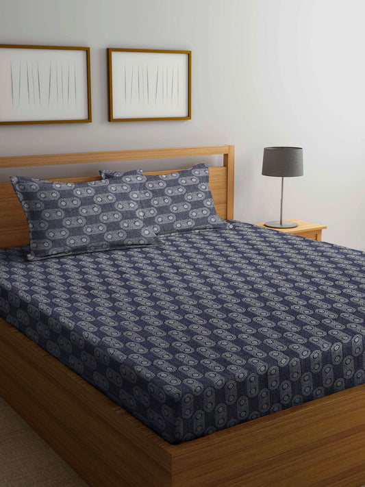 Arrabi Black Geometric Handwoven Cotton King Size Bedsheet with 2 Pillow Covers (260 X 230 cm)