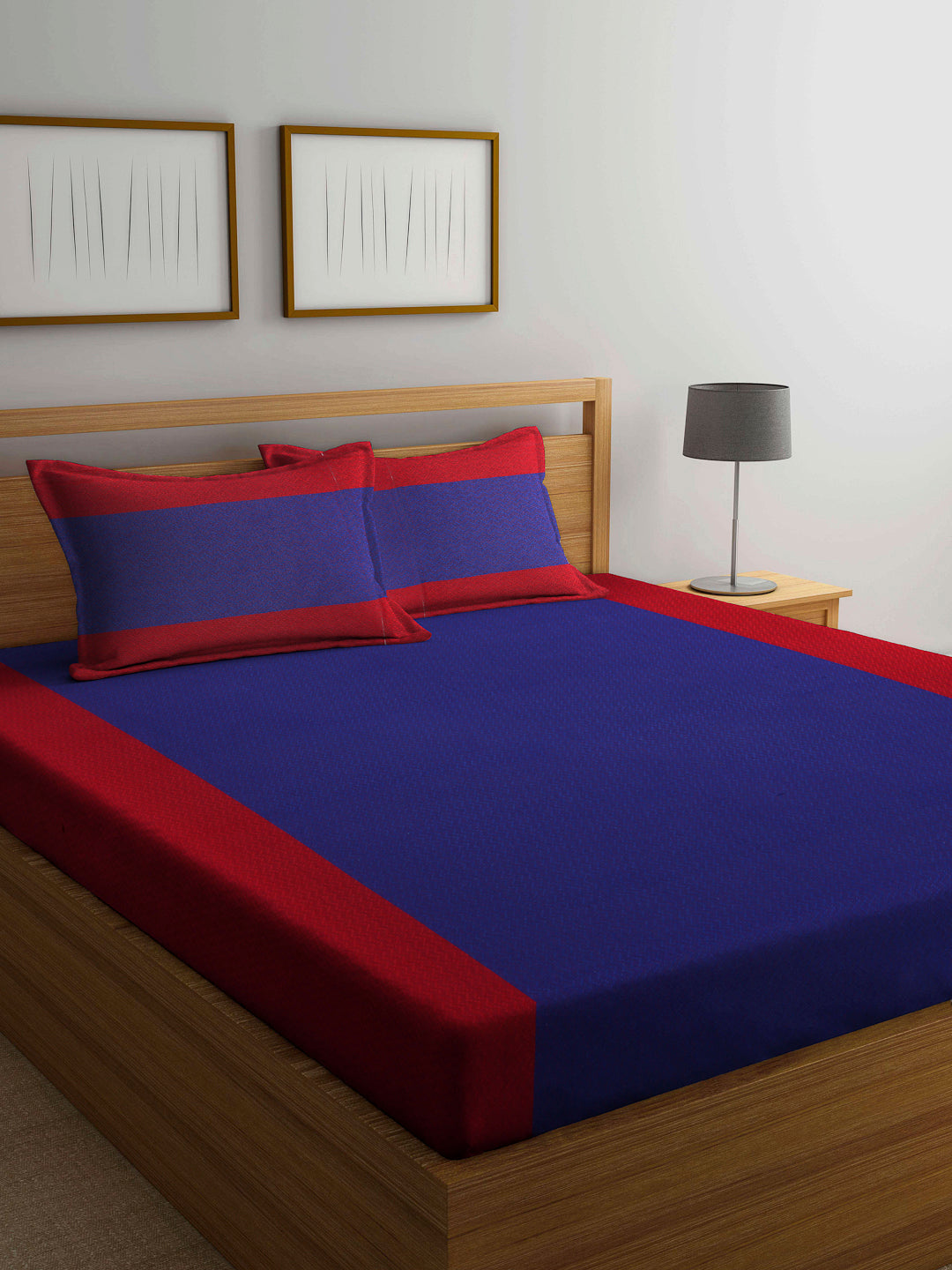 Arrabi Red Geometric Handwoven Cotton King Size Bedsheet with 2 Pillow Covers (260 X 230 cm)
