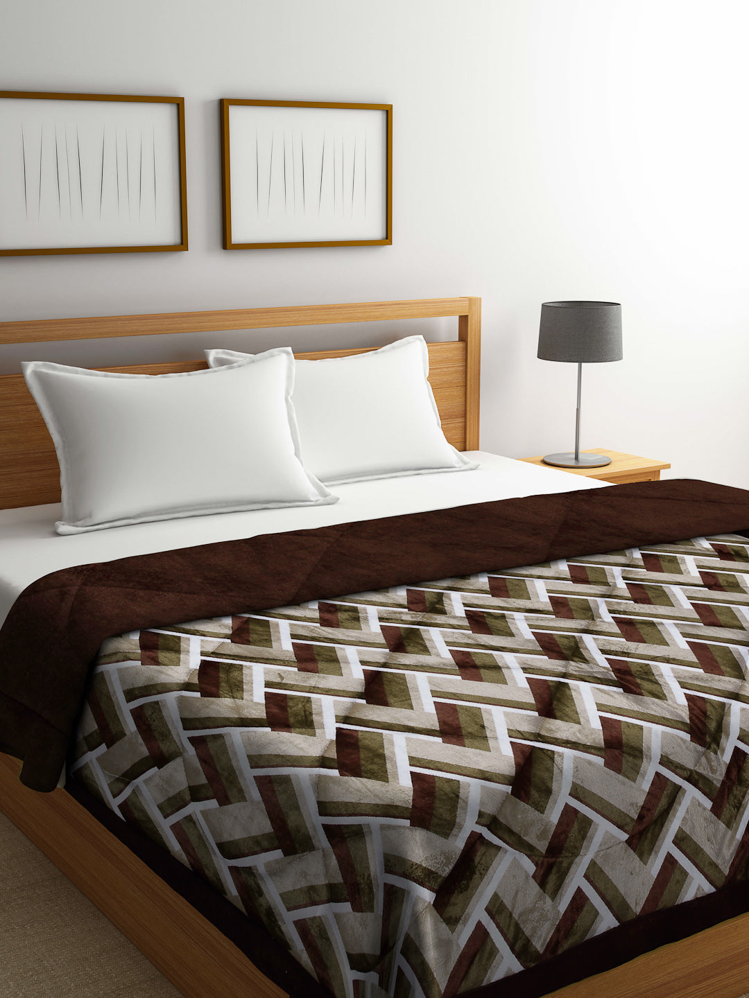 Arrabi Brown Geometric Polyester King Size 950 GSM Double Quilt (220 X 210 cm)