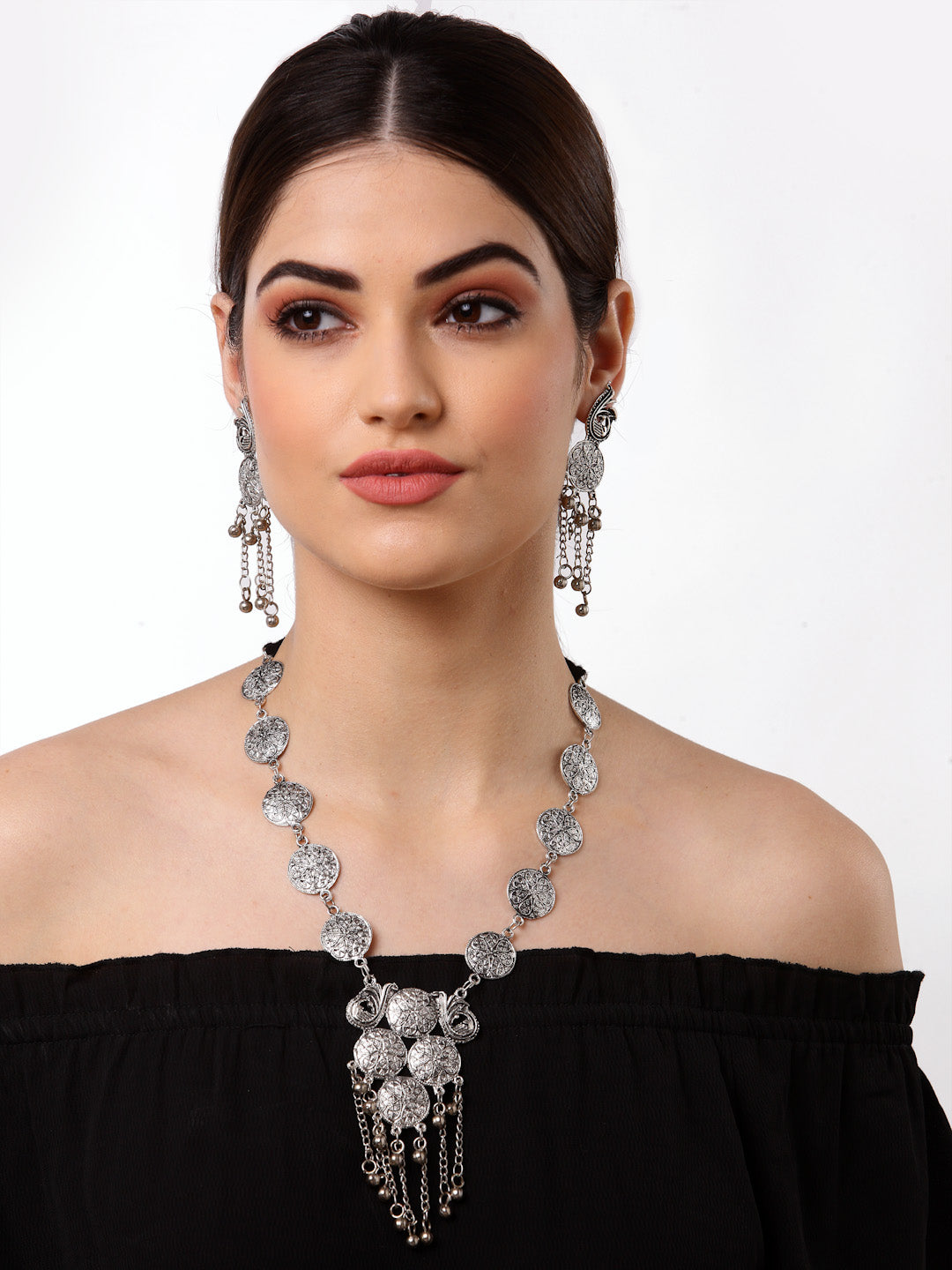 Arrabi  Metallic Oxidised Jewellery Set with 2 Earrings (30 cm)
