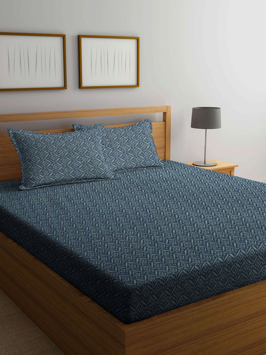 Arrabi Green Leaf Handwoven Cotton Super King Size Bedsheet with 2 Pillow Covers (270 X 270 cm)