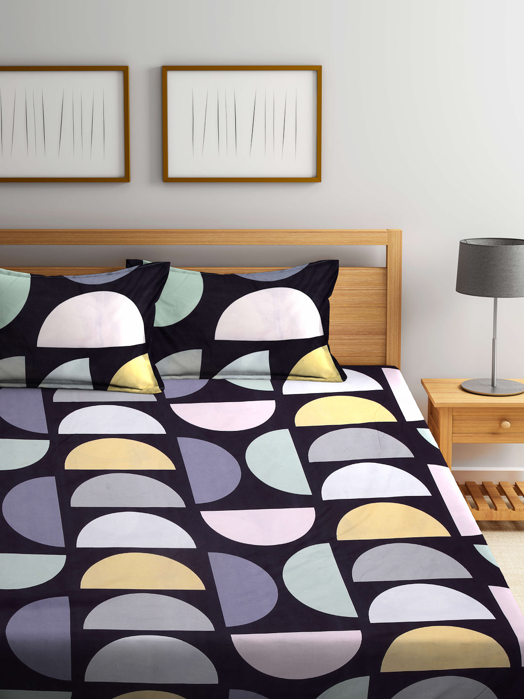 Arrabi Multi Geometric TC Cotton Blend King Size Bedsheet with 2 Pillow Covers (250 X 215 cm)