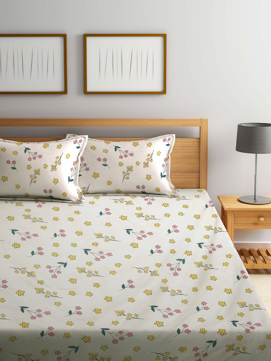 Arrabi Cream Floral TC Cotton Blend King Size Fitted Bedsheet with 2 Pillow Covers (250 X 220 Cm )
