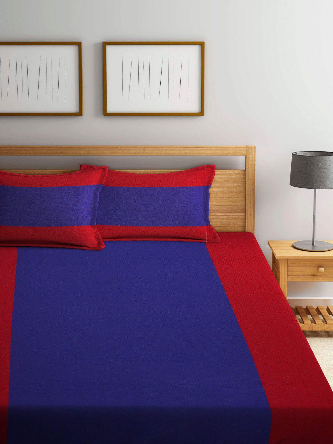 Arrabi Red Geometric Handwoven Cotton King Size Bedsheet with 2 Pillow Covers (260 X 230 cm)