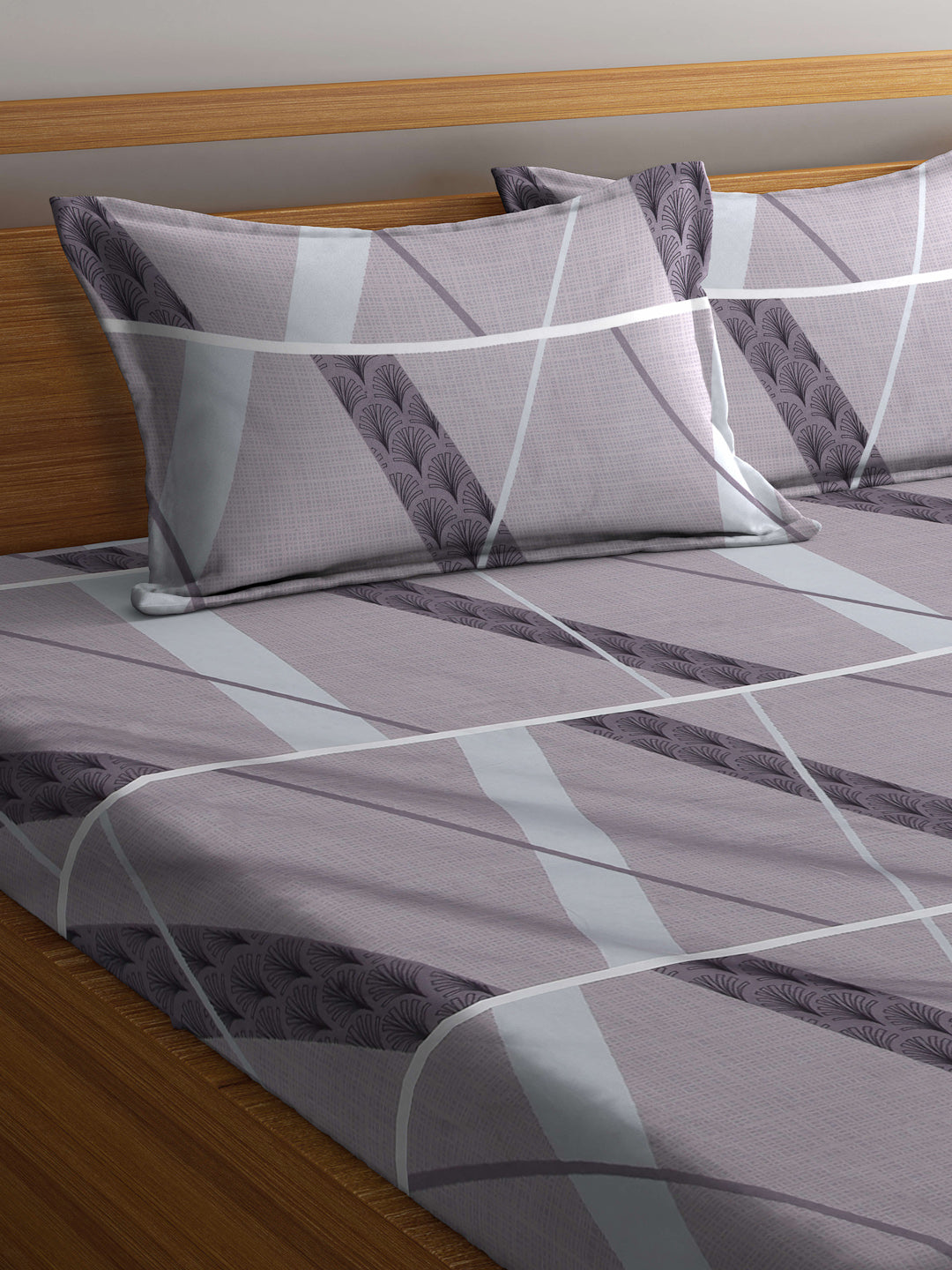 Arrabi Grey Graphic TC Cotton Blend King Size Fitted Bedsheet with 2 Pillow Covers (250 X 215 Cm )