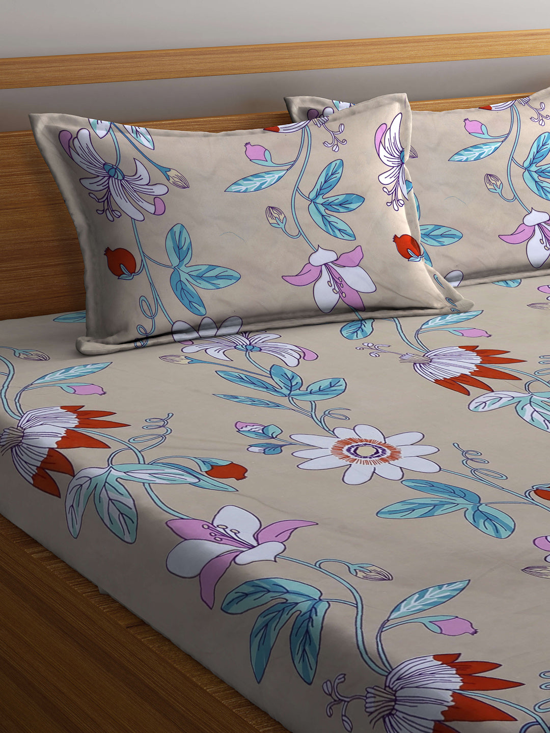 Arrabi Brown Floral TC Cotton Blend King Size Bedsheet with 2 Pillow Covers (250 X 215 cm)