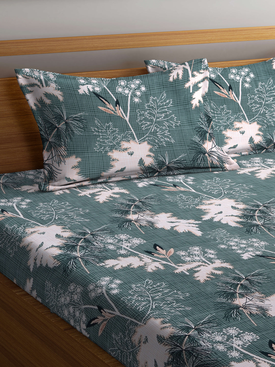 Arrabi Green Leaf TC Cotton Blend King Size Bedsheet with 2 Pillow Covers (250 X 215 cm)