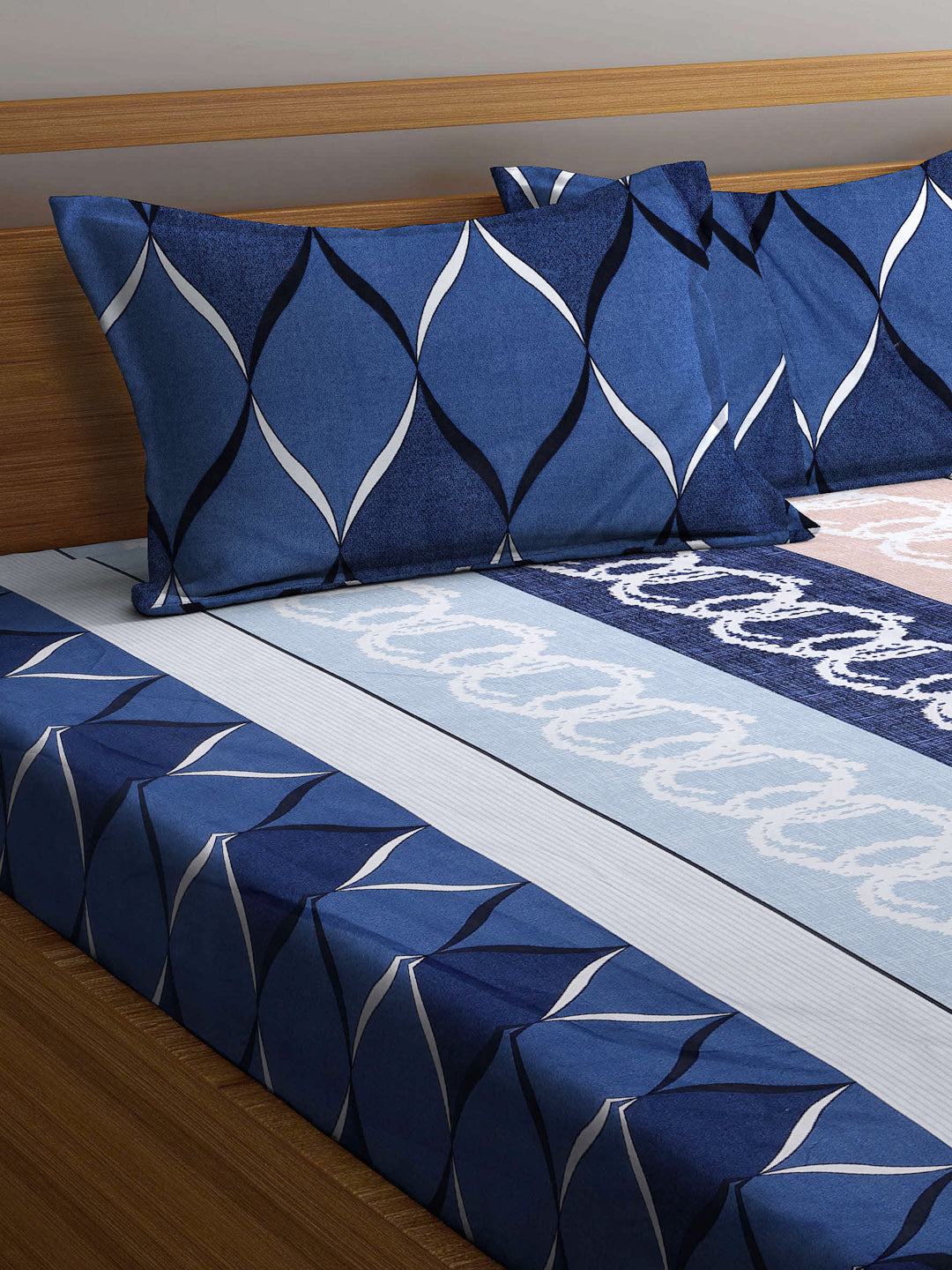 Arrabi Multi Graphic TC Cotton Blend Double Size Bedsheet with 2 Pillow Covers