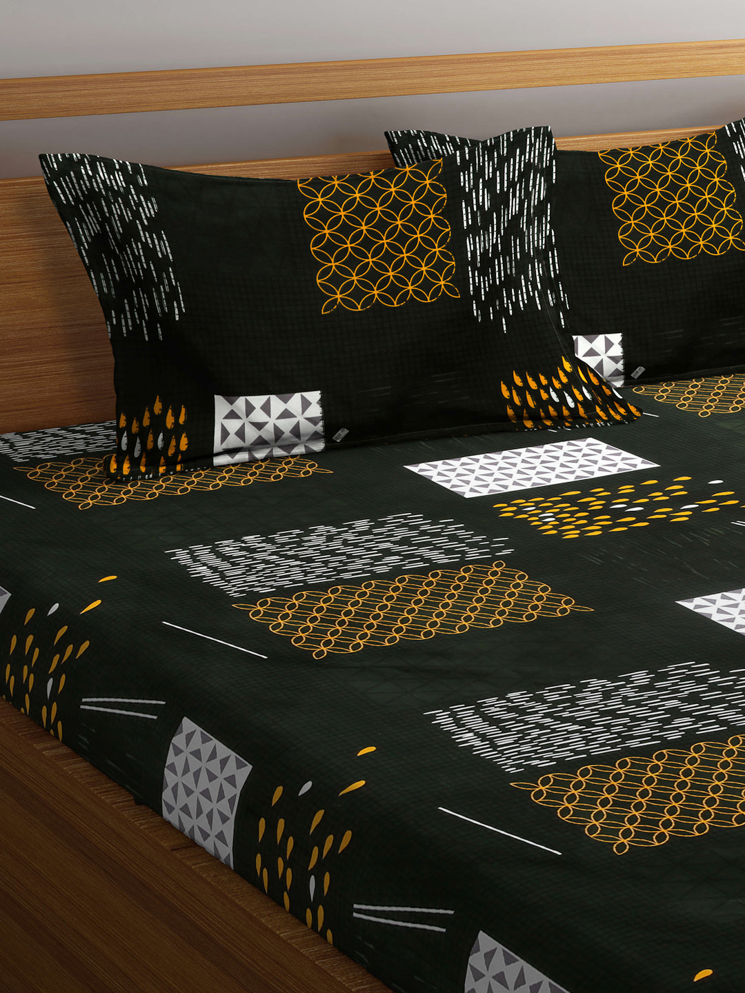 Arrabi Green Abstract TC Cotton Blend King Size Bedsheet with 2 Pillow Covers (250 X 220 cm)