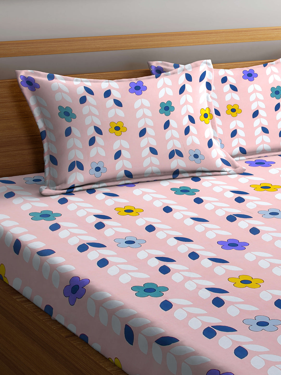 Arrabi Pink Leaf TC Cotton Blend Super King Size Bedsheet with 2 Pillow Covers (270 X 260 cm)