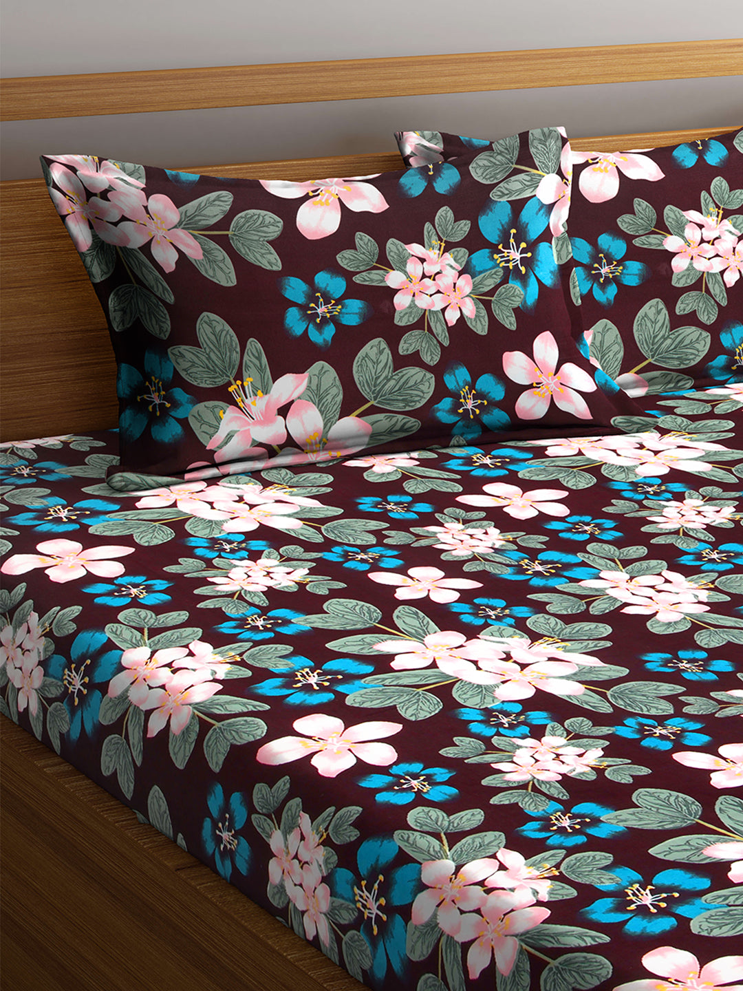 Arrabi Multi Floral TC Cotton Blend King Size Fitted Bedsheet with 2 Pillow Covers (250 X 215 Cm )