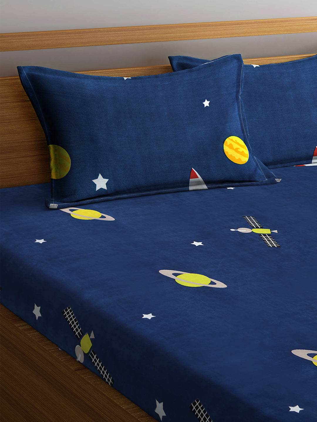 Arrabi Blue Graphic TC Cotton Blend Double Size Bedsheet with 2 Pillow Cover