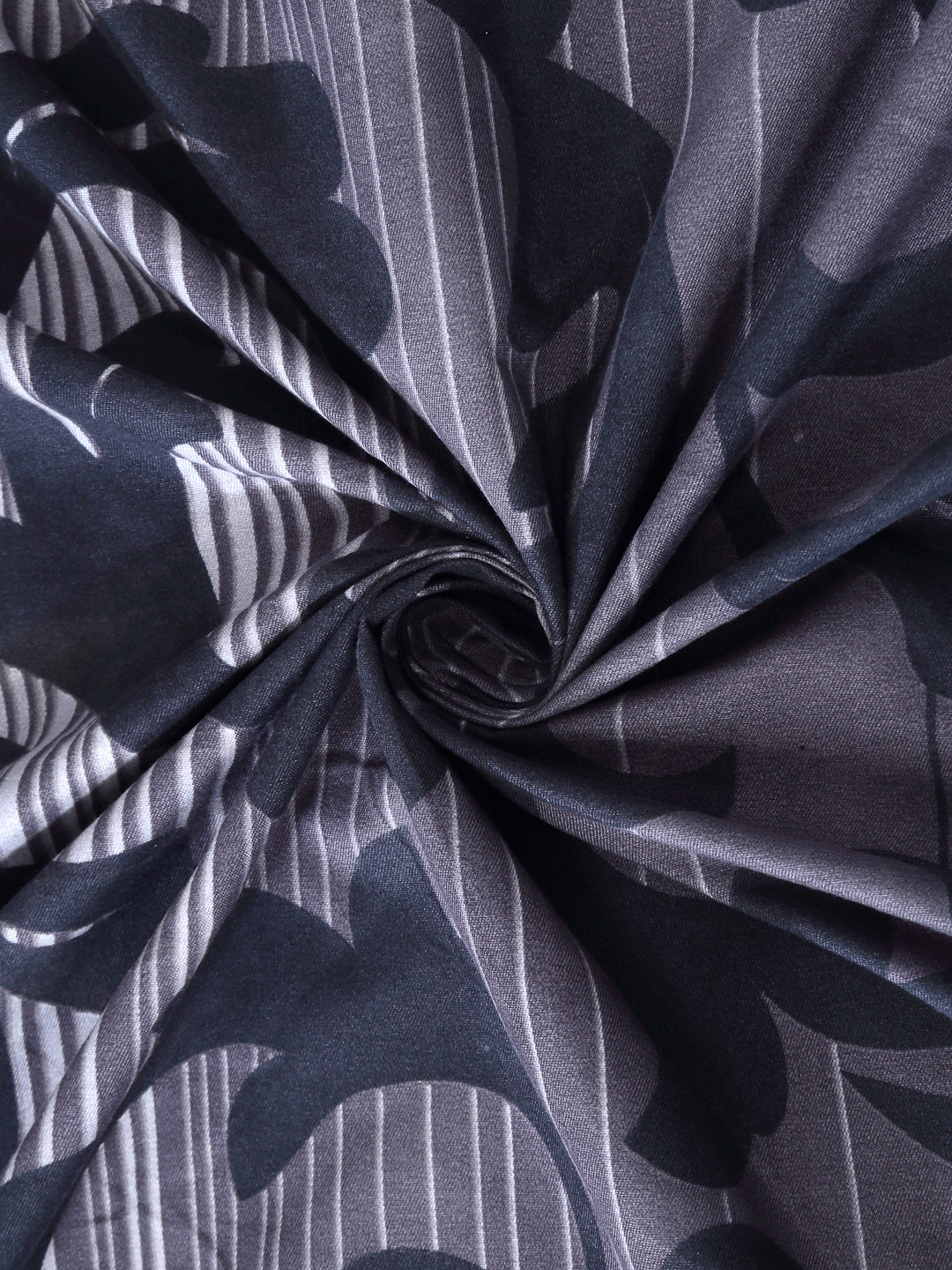 Arrabi Black Floral TC Cotton Blend King Size Bedsheet with 2 Pillow Covers (250 X 220 cm)