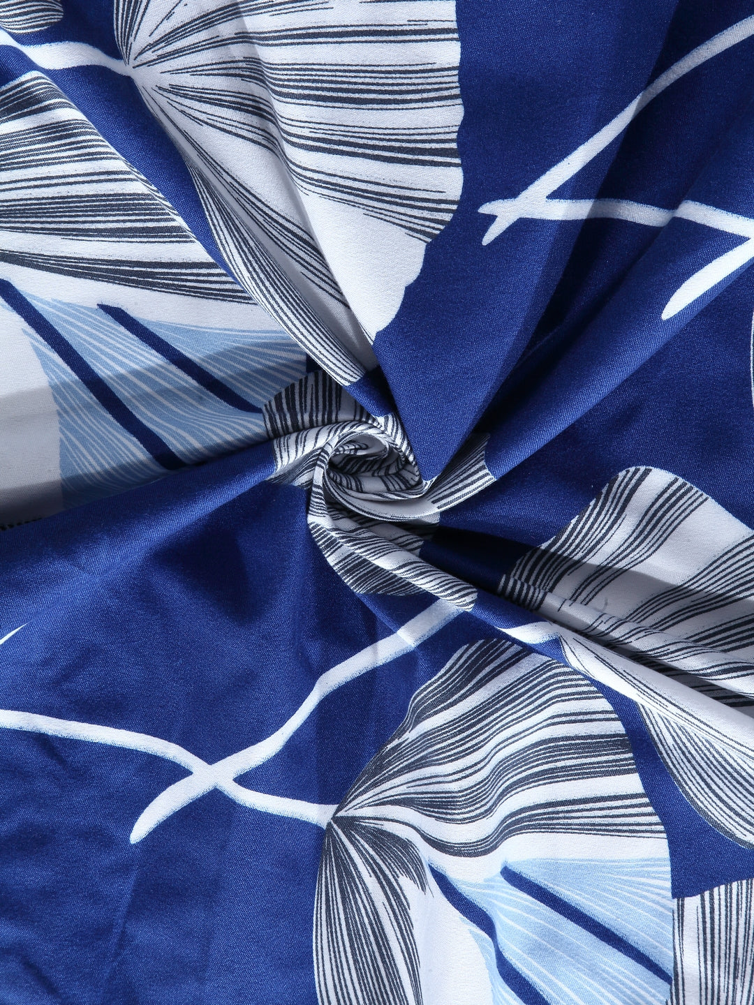 Arrabi Blue Floral TC Cotton Blend Double Size Bedsheet with 2 Pillow Covers (250 X 220 Cm)