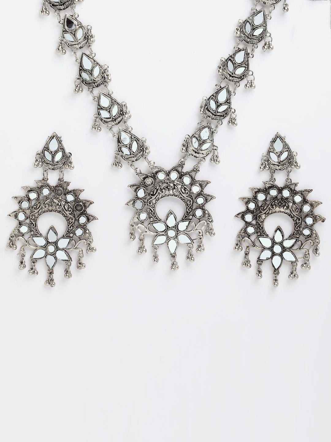 Arrabi  Metallic Oxidised Jewellery Set with 2 Earrings (30 cm)