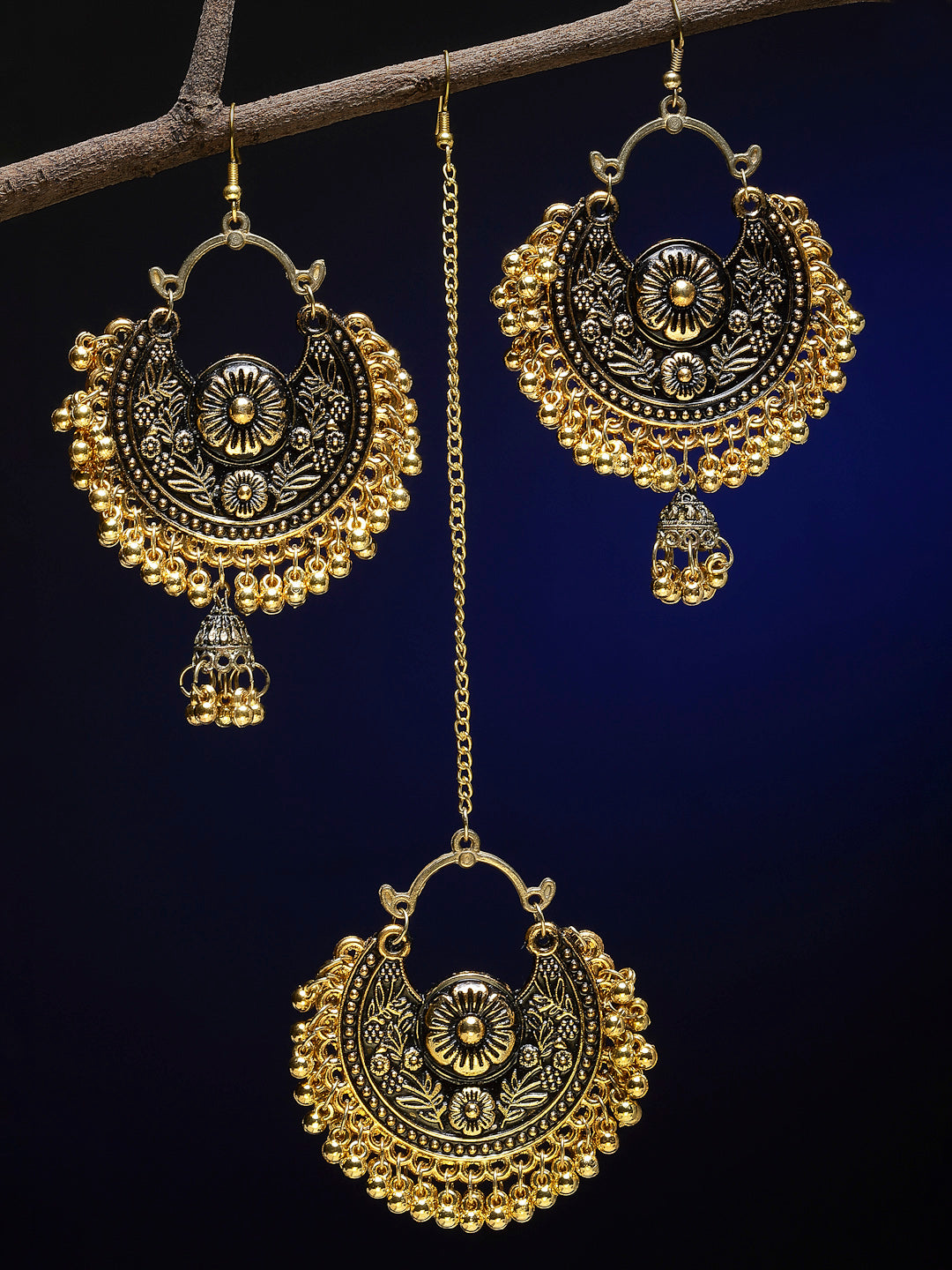 Arrabi Black Oxidised Kundan Studded Maang Tika & Earrings Set (17 cm)
