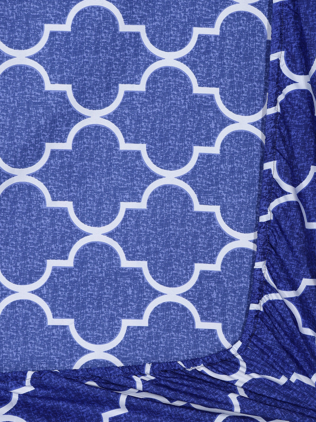 Arrabi Blue Graphic TC Cotton Blend King Size Fitted Bedsheet with 2 Pillow Covers (250 X 220 Cm )